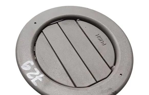 SsangYong Rodius Air vent grill in roof 
