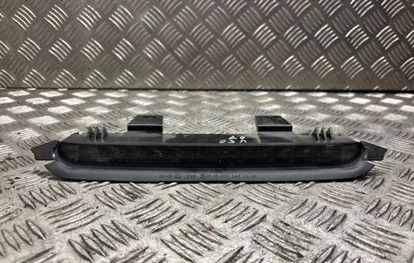 Volvo V50 Third/center stoplight