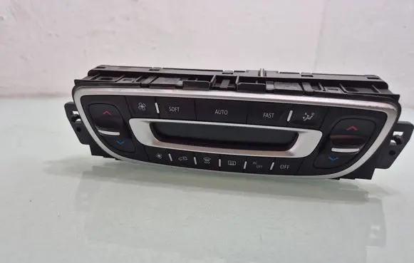 Renault Megane III Climate control unit 275100007R