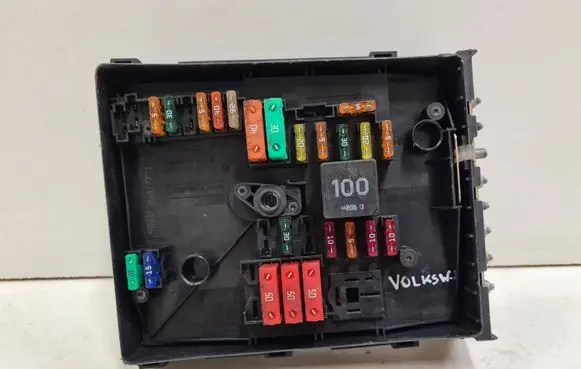 Volkswagen Golf V Fuse module 1K0937125A 017183071