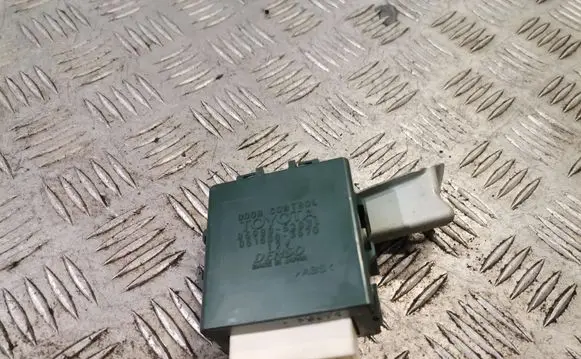 Toyota Yaris Door central lock control unit/module 8598052031