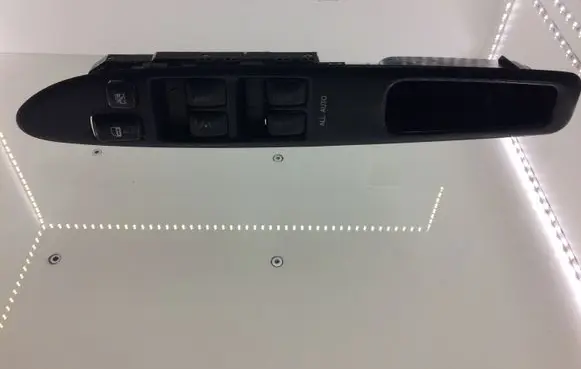 Toyota Avensis Verso Electric window control switch 8404044030