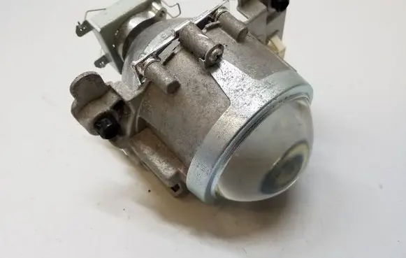 Chrysler 200 Headlight part ALDC