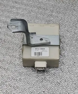 Toyota Yaris Door control unit/module 897410D020 0905 73673212