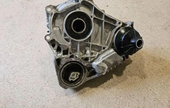 BMW X3 G01 Gearbox transfer box case 9470189 8465870