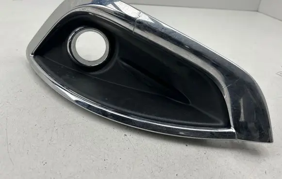 Chrysler Pacifica Front fog light trim/grill 65620K T4995 68229007AA