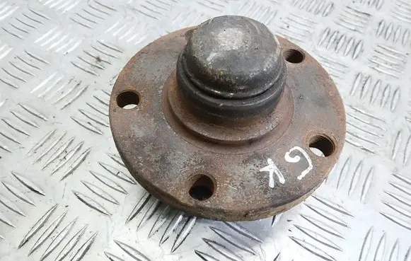 Audi A6 S6 C4 4A Rear wheel hub 