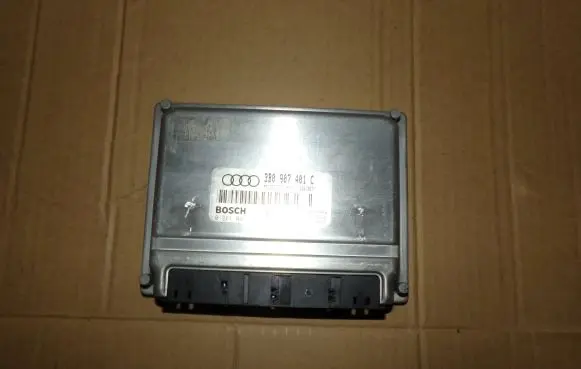 Volkswagen PASSAT B5 Engine control unit/module 0281001946