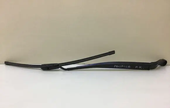 Chrysler Pacifica Front wiper blade arm 2585T2