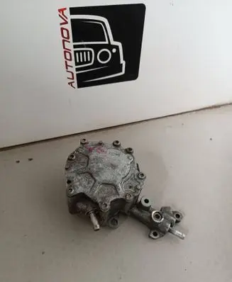 Volkswagen Golf V Vacuum pump 038145209C