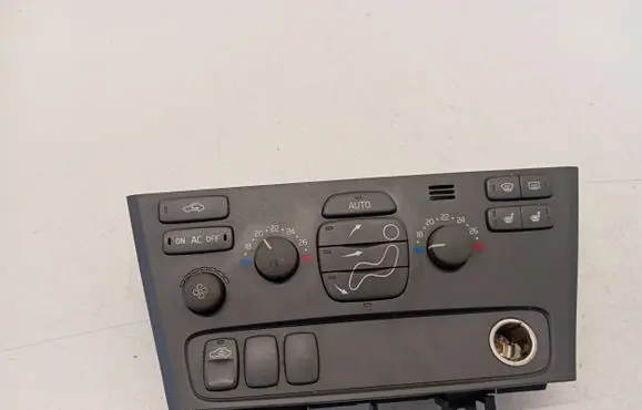 Volvo V70 Climate control unit 7923
