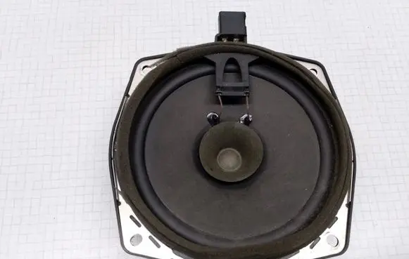 Mitsubishi Space Wagon Front door speaker MR301667