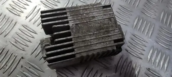 Mercedes-Benz E W210 Coolant fan relay a0225456232 esg300