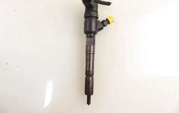 Fuel injector