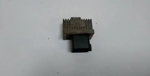 Mitsubishi Carisma Glow plug pre-heat relay 700115076