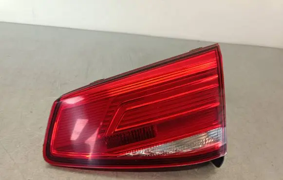 Volkswagen PASSAT B8 Tailgate rear/tail lights