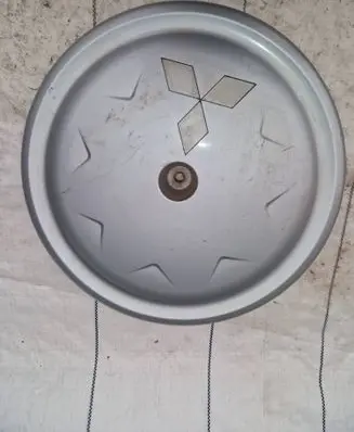 Mitsubishi Pajero Original wheel cap Mr418196