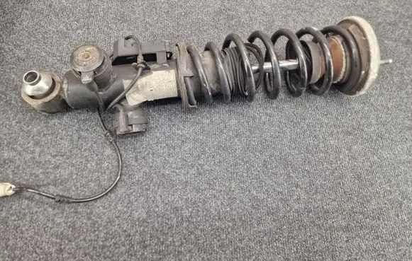 BMW 6 F12 F13 Rear shock absorber with coil spring 6850963 6796191