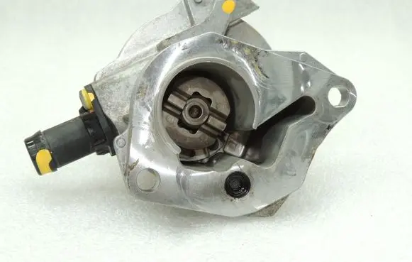 Renault Captur Vacuum pump 146505272R
