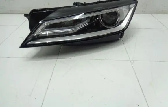 Audi TT TTS RS Mk3 8S Headlight/headlamp 8S0941005C
