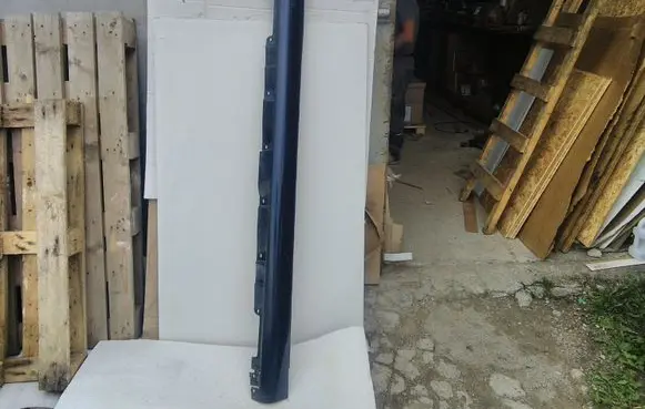 Toyota Avensis T250 Sill 7585105010