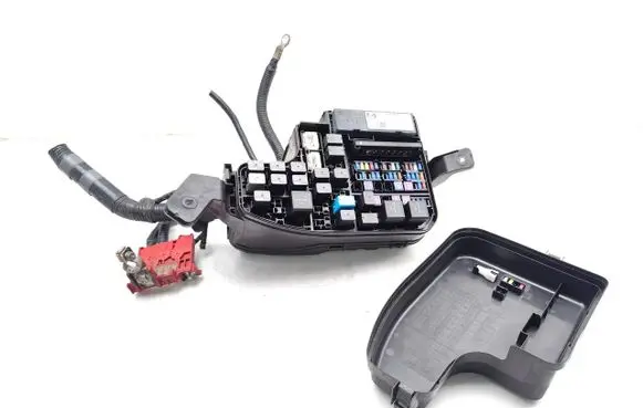 Mazda 3 III Fuse module BHR166767