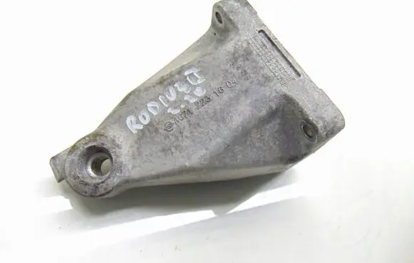SsangYong Rodius Engine mounting bracket A6712231604