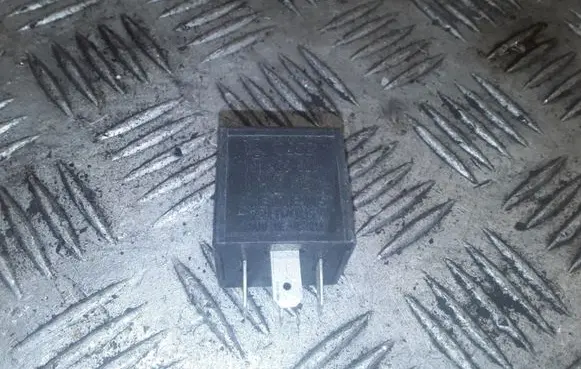 Volkswagen Transporter - Caravelle T4 Other relay 191955529 72HV002