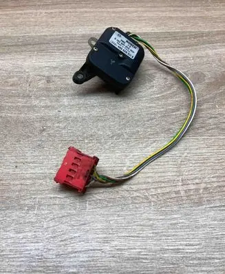 Audi 100 S4 C4 Air flap motor/actuator 4A0820511B 0132801022