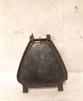Volkswagen PASSAT B5 Headlight/headlamp dust cover 303411109N