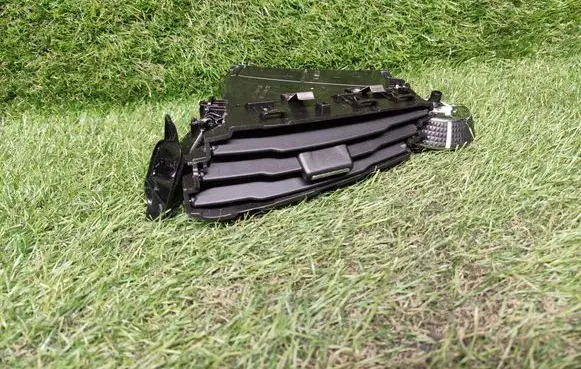 Ford Focus Dash center air vent grill BM51A014L21BF
