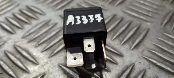 Volvo V70 Other relay 9441158 v23134-j52-x346