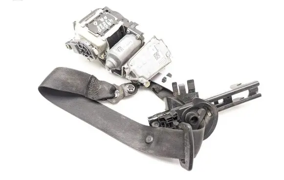 Mercedes-Benz C W204 Front seatbelt A2048602686 610035800D