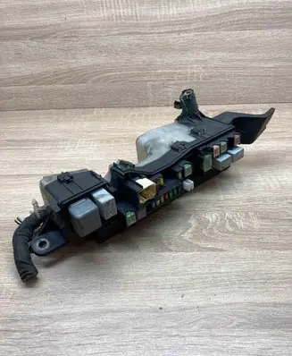 Toyota Avensis T250 Fuse box set 9008087019