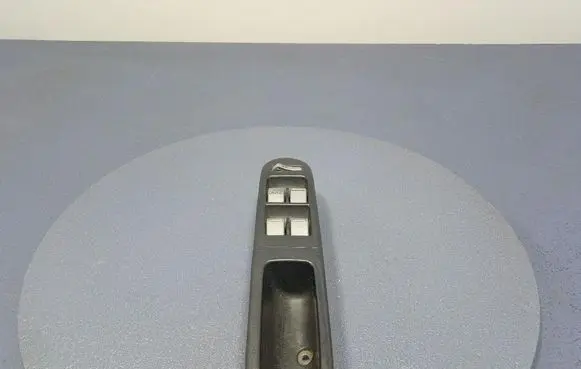 Honda HR-V Electric window control switch 83510-S4N-G010