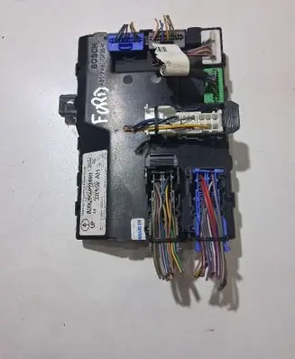 Ford Fiesta Comfort/convenience module 8V5115K600AH