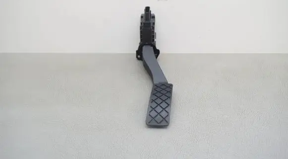Volkswagen Touran III Accelerator throttle pedal 5Q1723503J