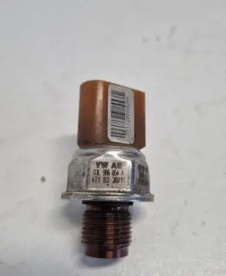 Volkswagen Golf VI Fuel pressure sensor 85PP2603 1120890284
