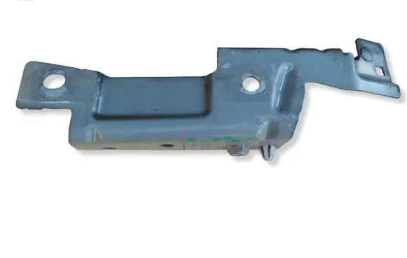 Renault Captur Fender mounting bracket 631235481R