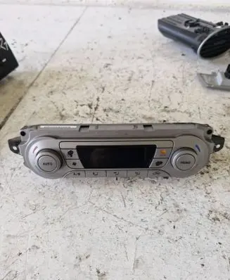 Ford Focus Climate control unit 7M5T18C612CD W4KA03474