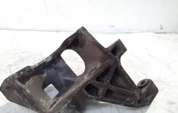 Volkswagen Sharan Power steering pump mounting bracket 028145523E