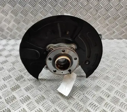 Volvo C40 Front wheel hub 32246336