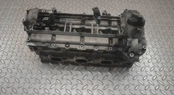 Mercedes-Benz E W211 Engine head R6420169501 A6420108820