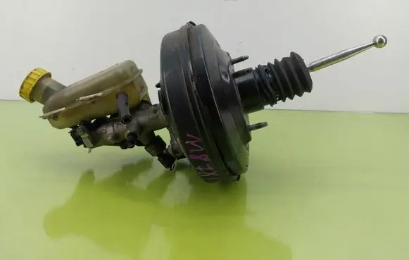Audi A2 Brake booster 8Z2614205A
