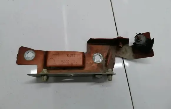 Renault Captur Fender mounting bracket 631227839R