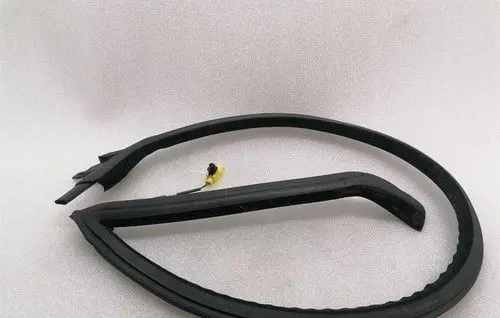 Aston Martin DB11 Rubber seal front coupe door window AD43F20709A