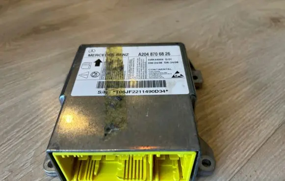 Mercedes-Benz C W204 Airbag control unit/module A2048706826 5WK44004 T01J22211490D34