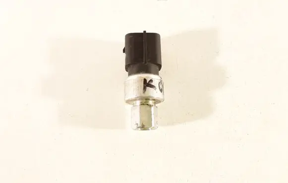 Mazda 3 I Air conditioning (A/C) pressure sensor 7S4319D594AA 6326L32601