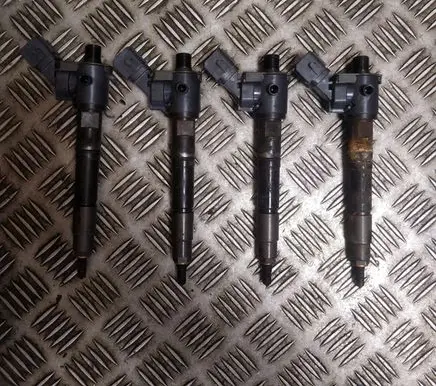 Volvo XC90 Fuel injector VEA132370010AAB