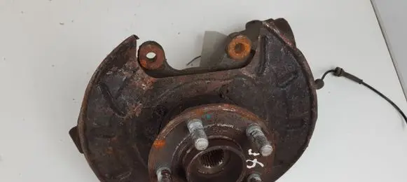 Land Rover Freelander 2 - LR2 Rear wheel hub spindle/knuckle 